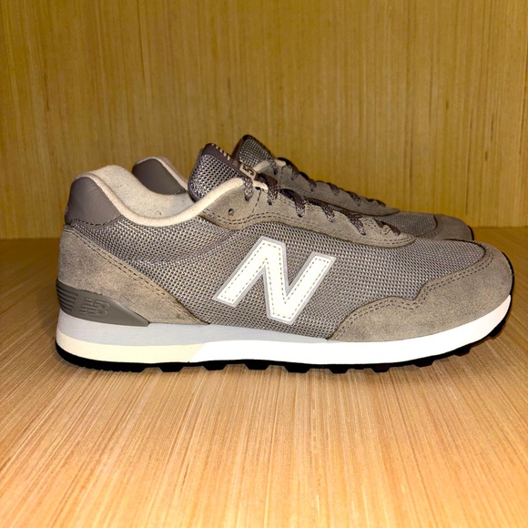 New Balance - Picture 2 of 6